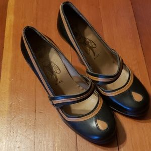 Fly London gorgeous Mary Jane heels